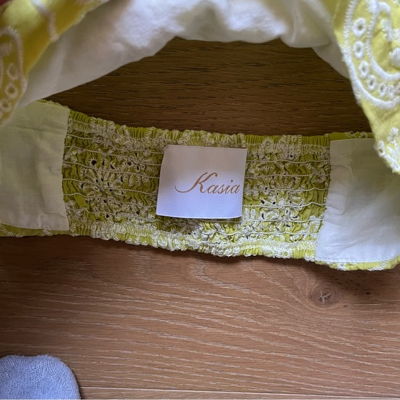 Yellow embroidered top - Kasia - Picture 3 of 3